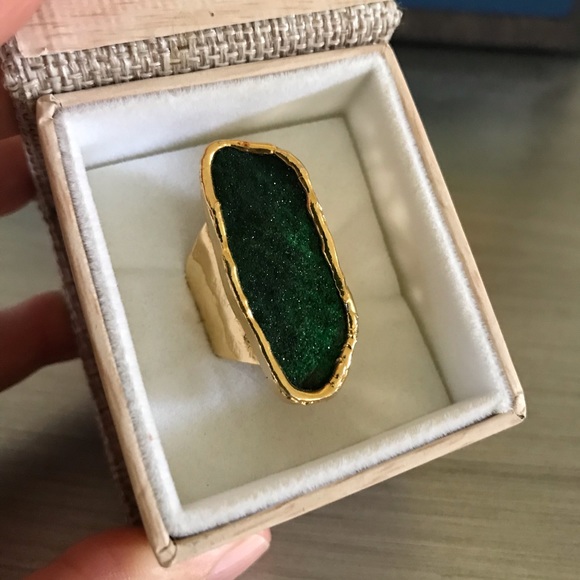 Tsavorite Ring - Picture 4 of 10